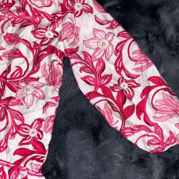 H&M Flair mini hot pink floral dress in a size XL. Light and airy. Very dainty - Picture 5 of 11